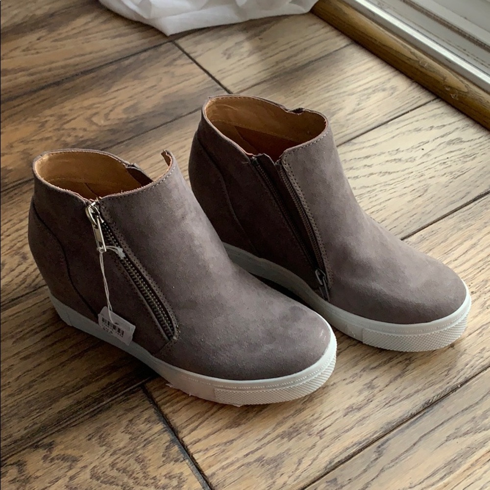 Girls wedge booties